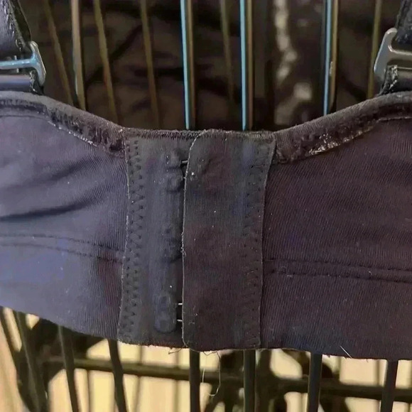 Lululemon Ta Ta Tamer II Bra-Sz 32DD - Picture 3 of 5